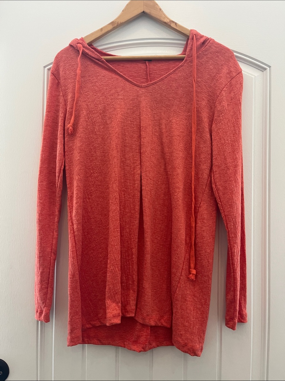 Agnes & Dora Lightweight Hooded Pullover in Coral Red